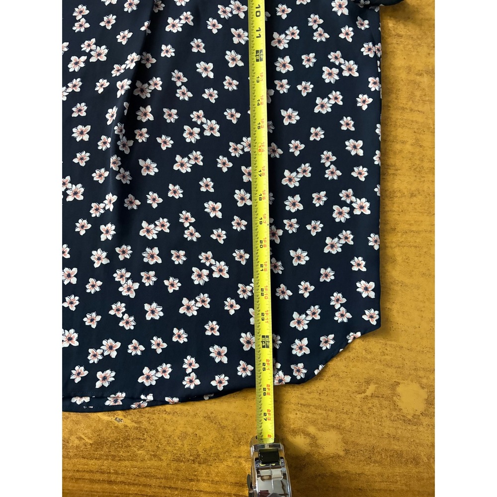 LOFT Outlet Navy Blue Floral V-Neck Short Sleeve Blouse Top 490345 Woman's Small - Picture 7 of 7